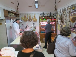 here come the humgry Americans